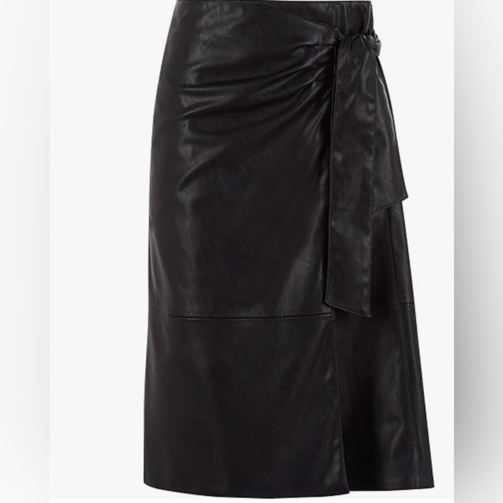 Luisa Cerano Wrap Skirt with Tie Belt in Leather Look Black, Size 4